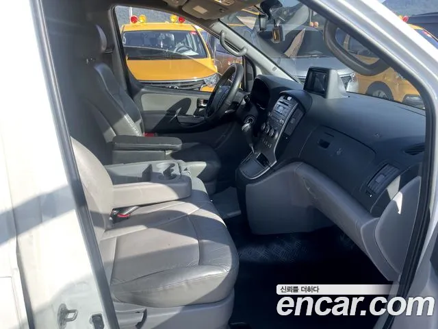 Hyundai Starex — фото 17