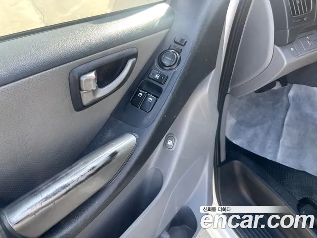 Hyundai Starex — фото 18