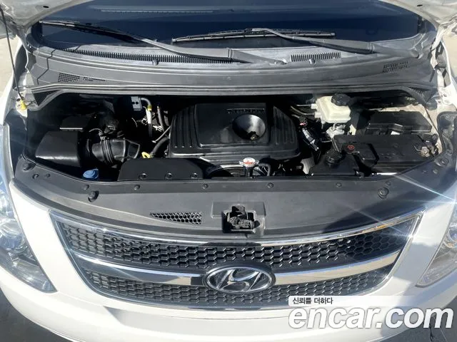 Hyundai Starex — фото 19