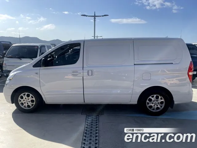 Hyundai Starex — фото 2