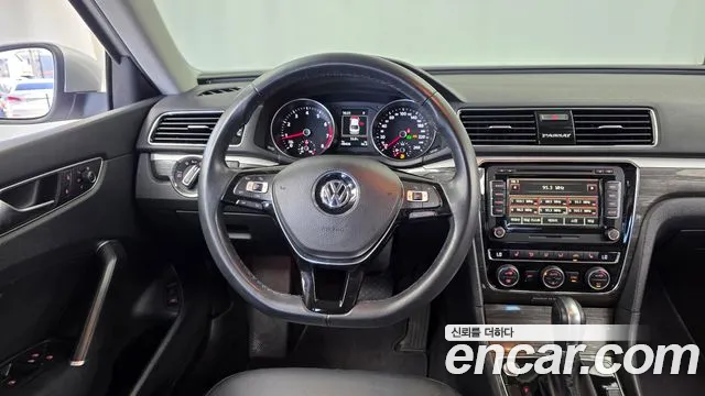 Volkswagen Passat — фото 12
