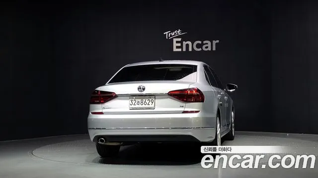 Volkswagen Passat — фото 4