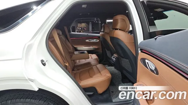 Genesis GV70 — фото 12
