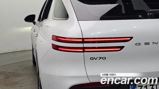 Genesis GV70 — фото 23
