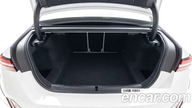 BMW 5-Series — фото 11