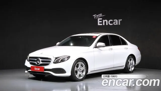 Mercedes-Benz E-Class — фото 1