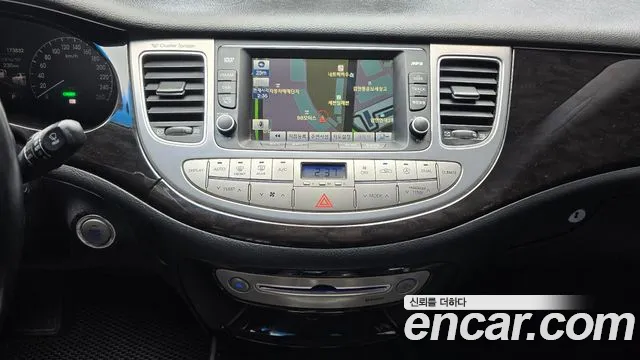 Hyundai Genesis — фото 16