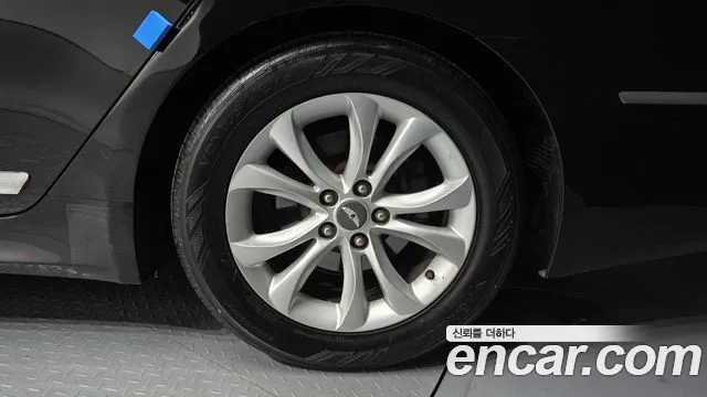 Hyundai Genesis — фото 21