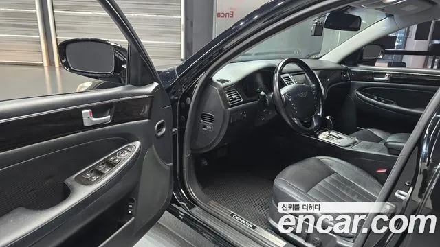 Hyundai Genesis — фото 10