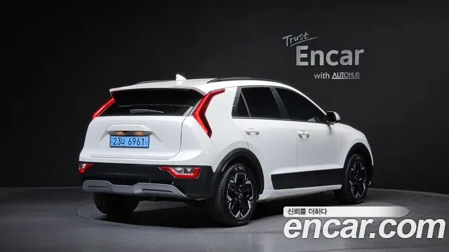 Kia Niro — фото 1