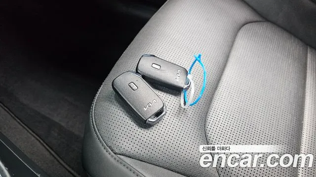 Kia Niro — фото 14