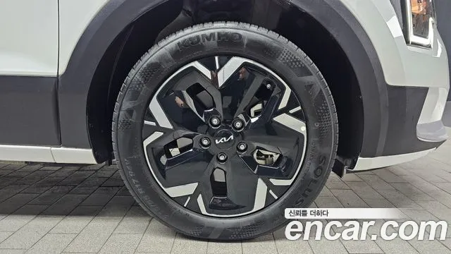Kia Niro — фото 21