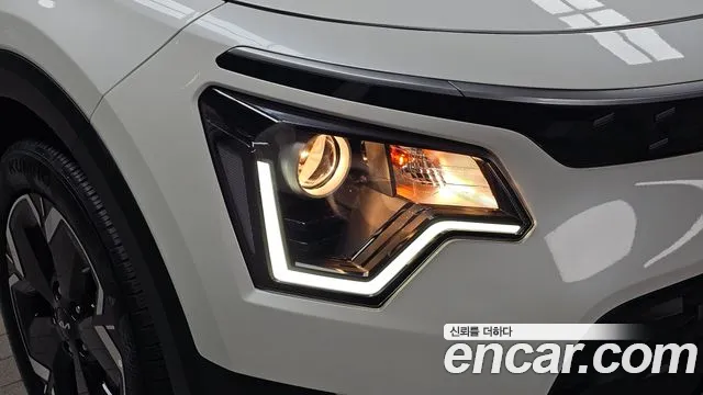 Kia Niro — фото 22