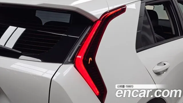 Kia Niro — фото 23