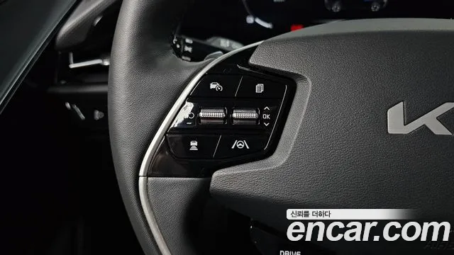 Kia Niro — фото 30