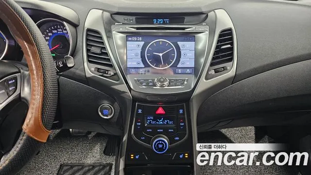 Hyundai Avante — фото 16