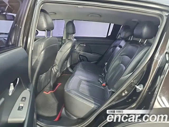 Kia Sportage — фото 12