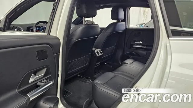 Mercedes-Benz EQA — фото 11