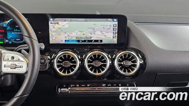 Mercedes-Benz EQA — фото 27