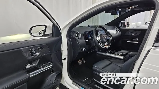 Mercedes-Benz EQA — фото 10