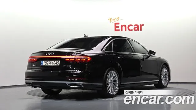 Audi A8 — фото 2