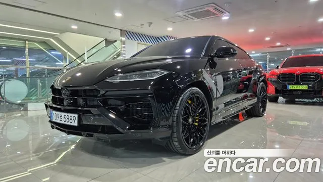 Lamborghini Urus — фото 1