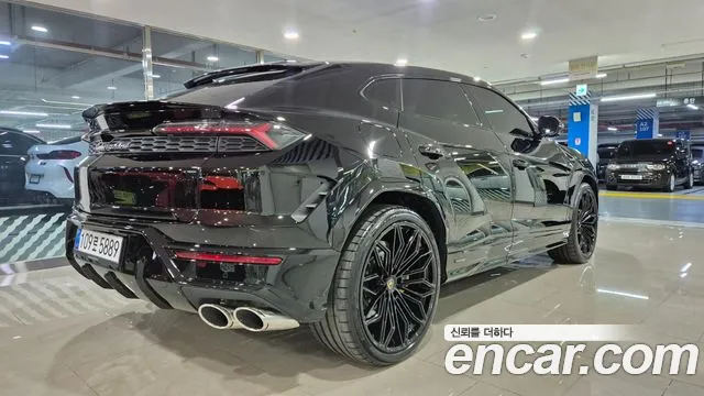 Lamborghini Urus — фото 2
