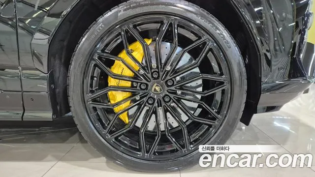 Lamborghini Urus — фото 5