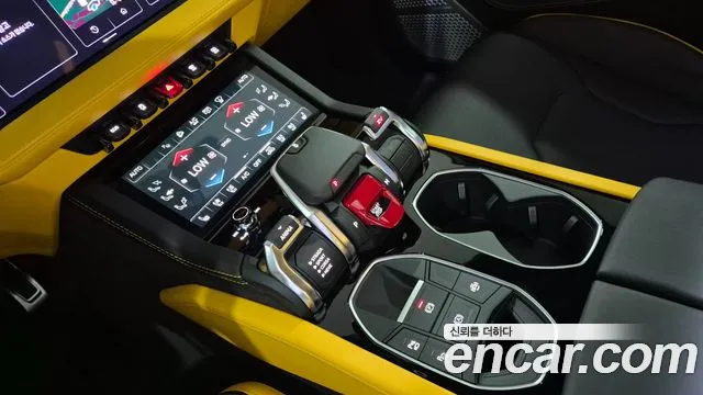 Lamborghini Urus — фото 9