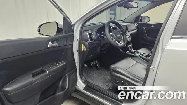 Kia Sportage — фото 9