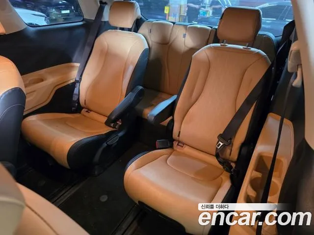 Kia Carnival — фото 10