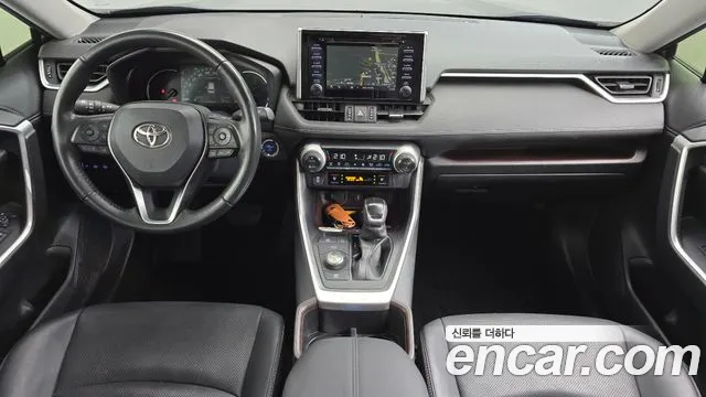 Toyota RAV4 — фото 6