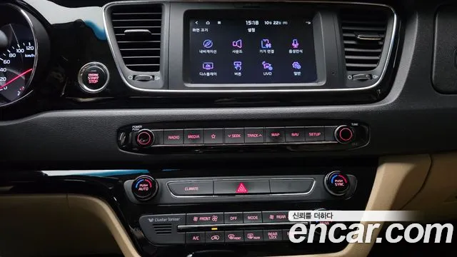 Kia Carnival — фото 14