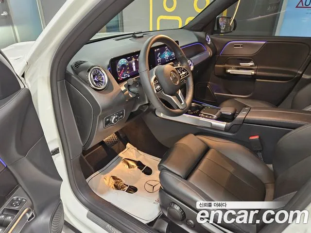 Mercedes-Benz GLB-Class — фото 11