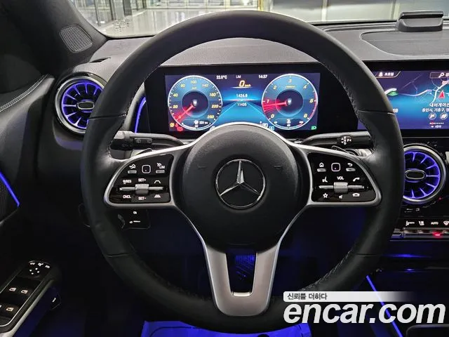 Mercedes-Benz GLB-Class — фото 15