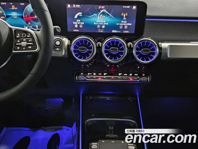 Mercedes-Benz GLB-Class — фото 16