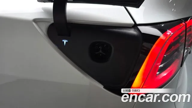 Tesla Model Y — фото 34