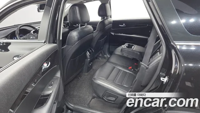 Kia Sorento — фото 11