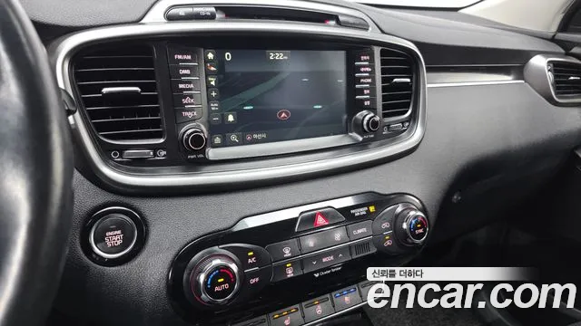 Kia Sorento — фото 12