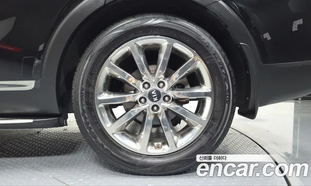 Kia Sorento — фото 21