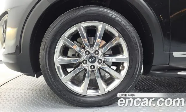 Kia Sorento — фото 4