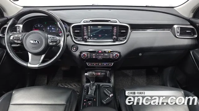 Kia Sorento — фото 6