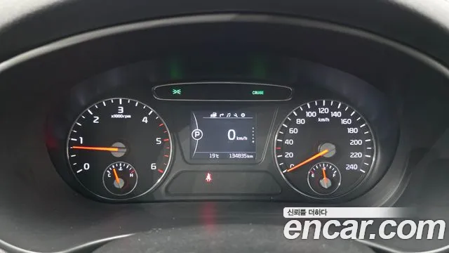Kia Sorento — фото 7