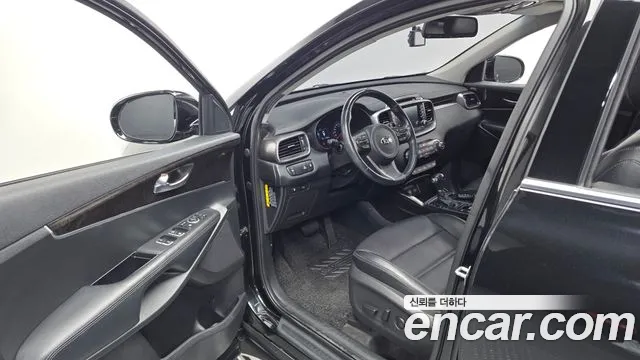 Kia Sorento — фото 9