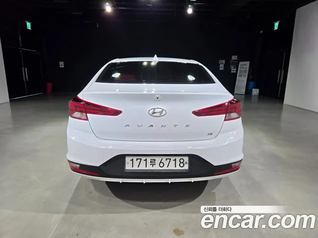 Hyundai Avante — фото 5