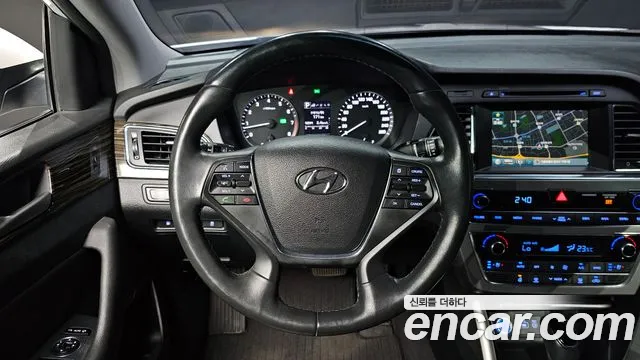 Hyundai Sonata — фото 12
