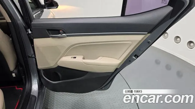 Hyundai Avante — фото 25