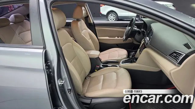 Hyundai Avante — фото 26
