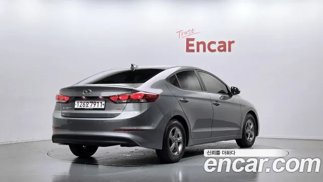 Hyundai Avante — фото 4