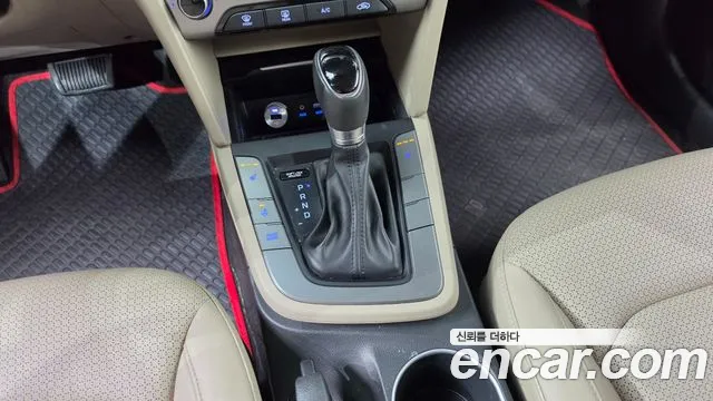 Hyundai Avante — фото 9